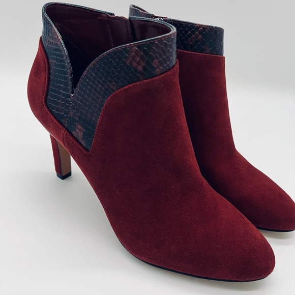 Vince Camuto Shoes - Vince Camuto Women’s Size 6.5 Booties